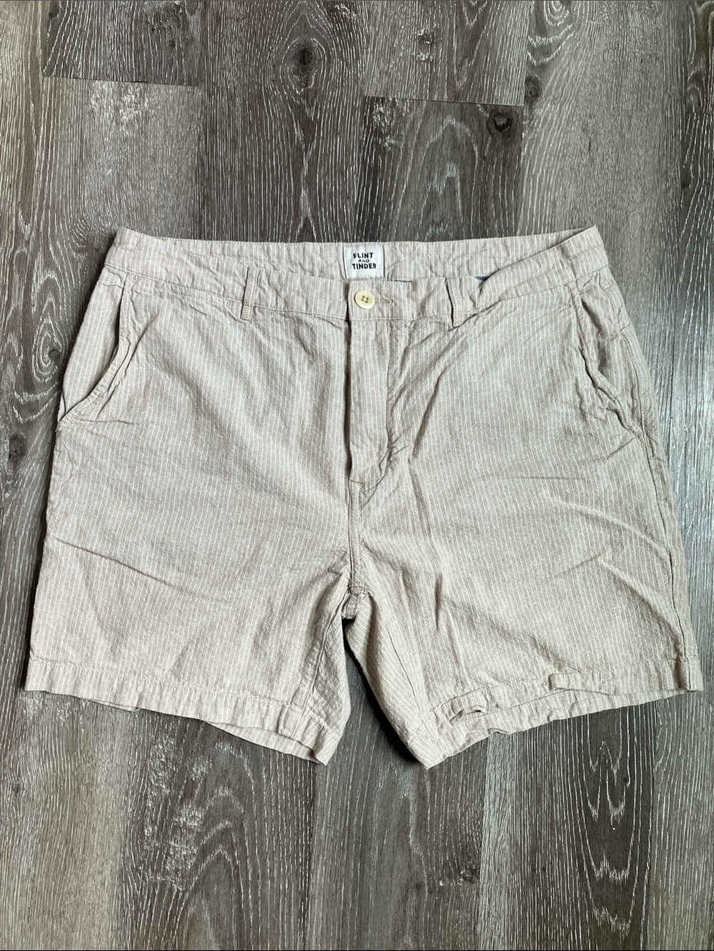 Flint and Tinder 
Cotton Linen Short - 7"